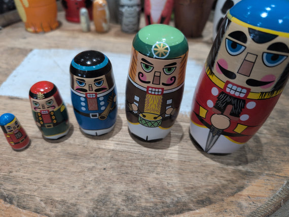 Nesting Dolls - 5 Layers - Nutcrackers